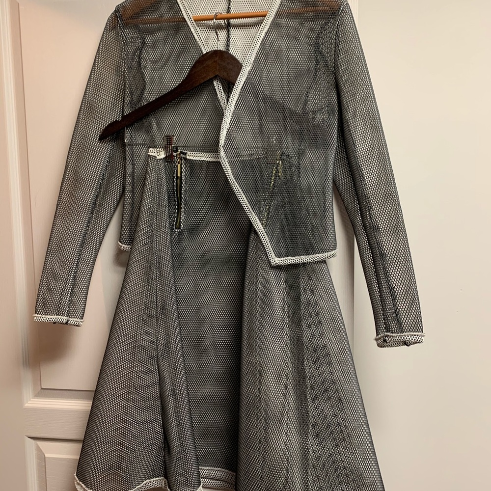 Custom designed two piece - Picture 3 of 4
